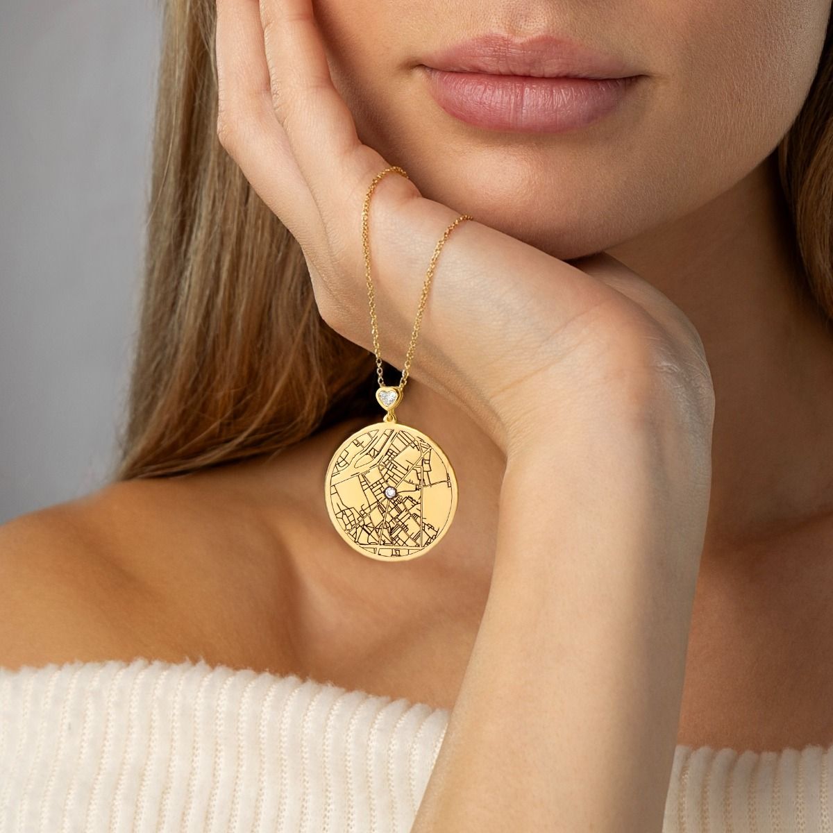 Talisa Map Engraved Necklace with Heart Diamond [14 Karat Gold]