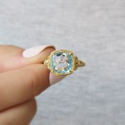 Triskele Blue Topaz Ring [18K Gold]