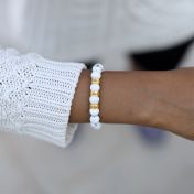 Howlite Women Name Bracelet [10 Karat Gold]