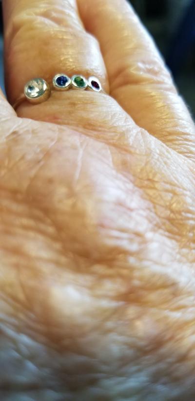 A Mother's Love Ring [10K Gold]