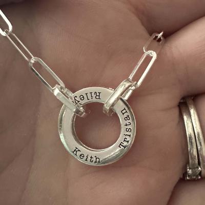 Helena Circle Link Chain Name Necklace [18K Gold Vermeil]